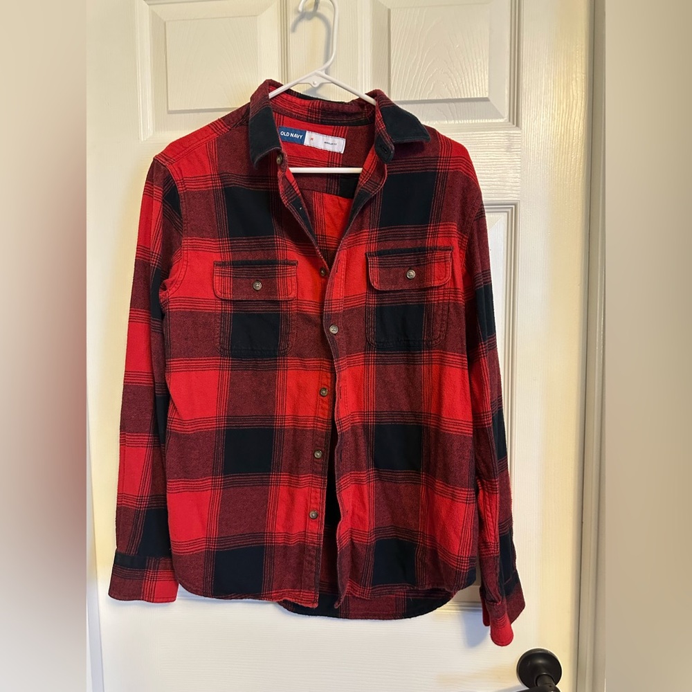 Red and black plaid button down fannel shirt